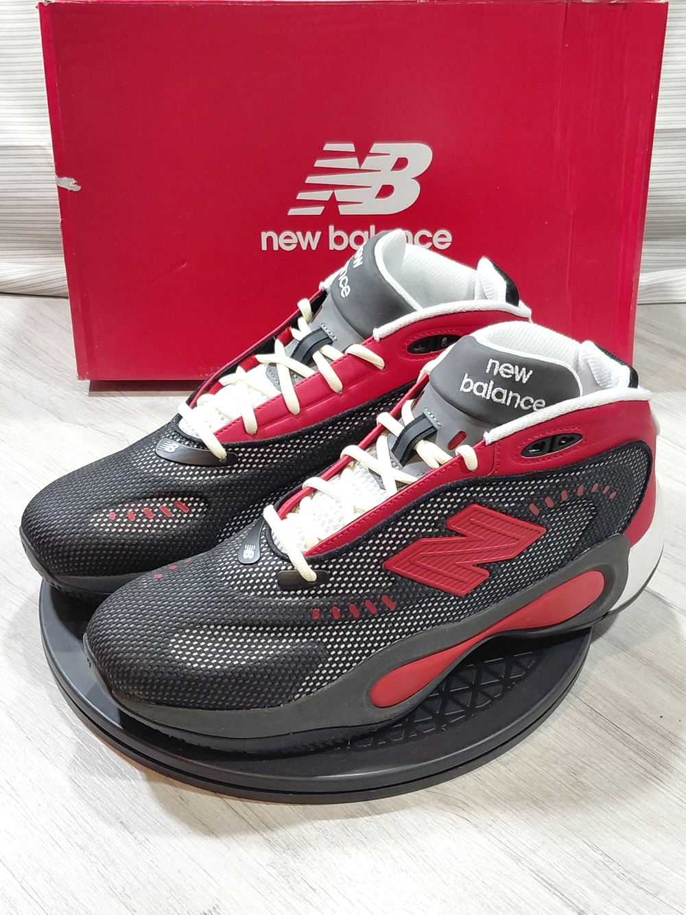 New Balance Men's P400 Black Team Red Athletic Performance Bball Shoes SIZE M11